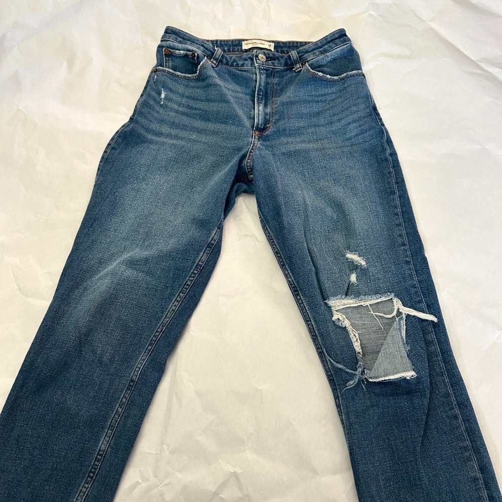 Abercrombie Fitch Mom High Rise Curve Love Distressed Ripped Blue Denim Jeans 28